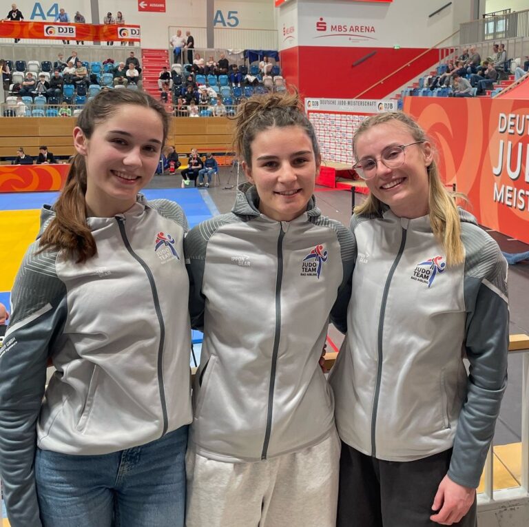 Maria Willibald, Sarah Filgertshofer und Esther Hanus, von links, in Potsdam