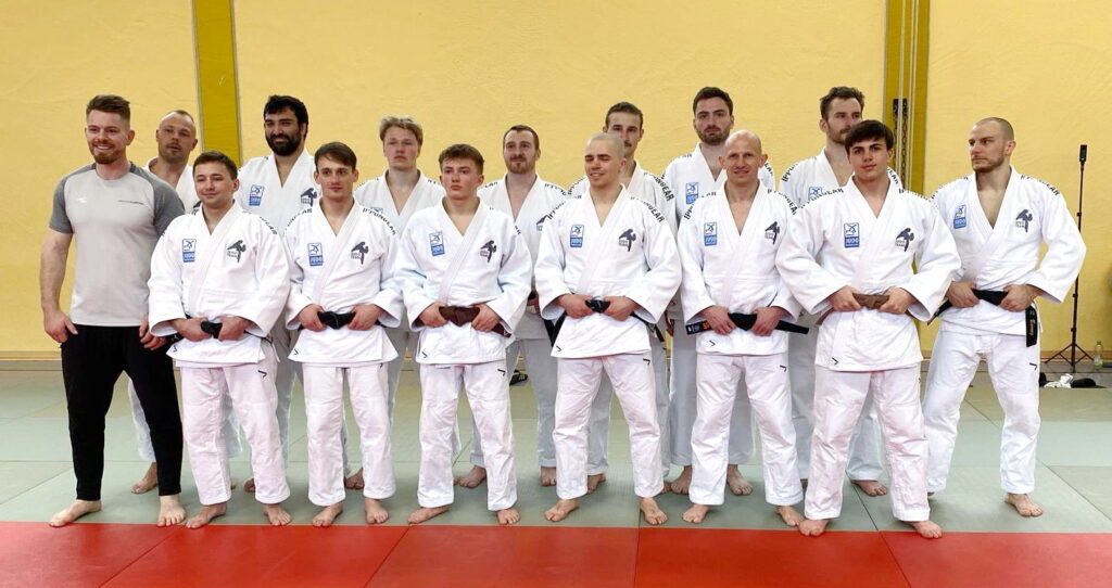 Gruppenbild der KG Aibling-Grafing nach ihrem Sieg in der 2. Bundesliga