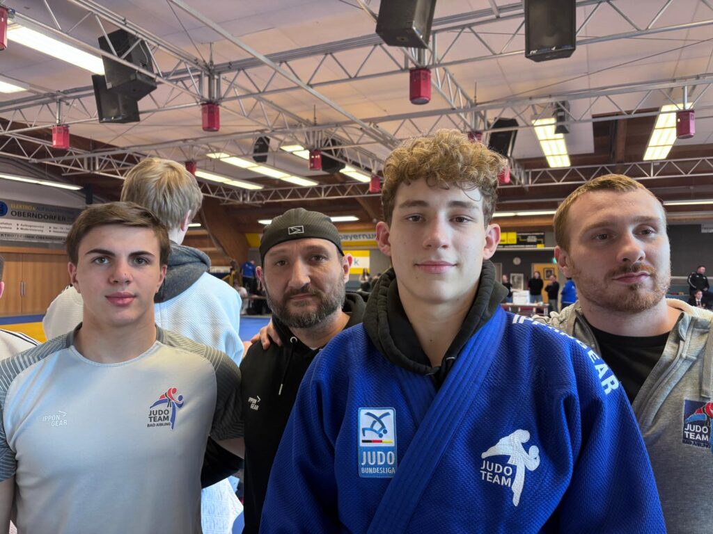 Das Team des KSV Bad Aibling vor dem Kampf