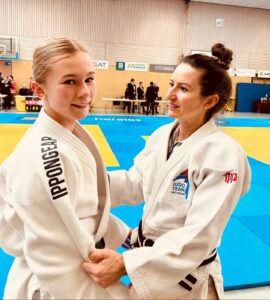 Luise Wachtel, links mit Trainerin Anamaria Budiu