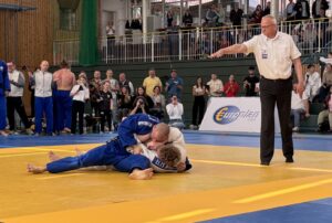Robert Barwig holte souverän zwei Punkte -81kg Robert Barwig holte souverän zwei Punkte -81kg