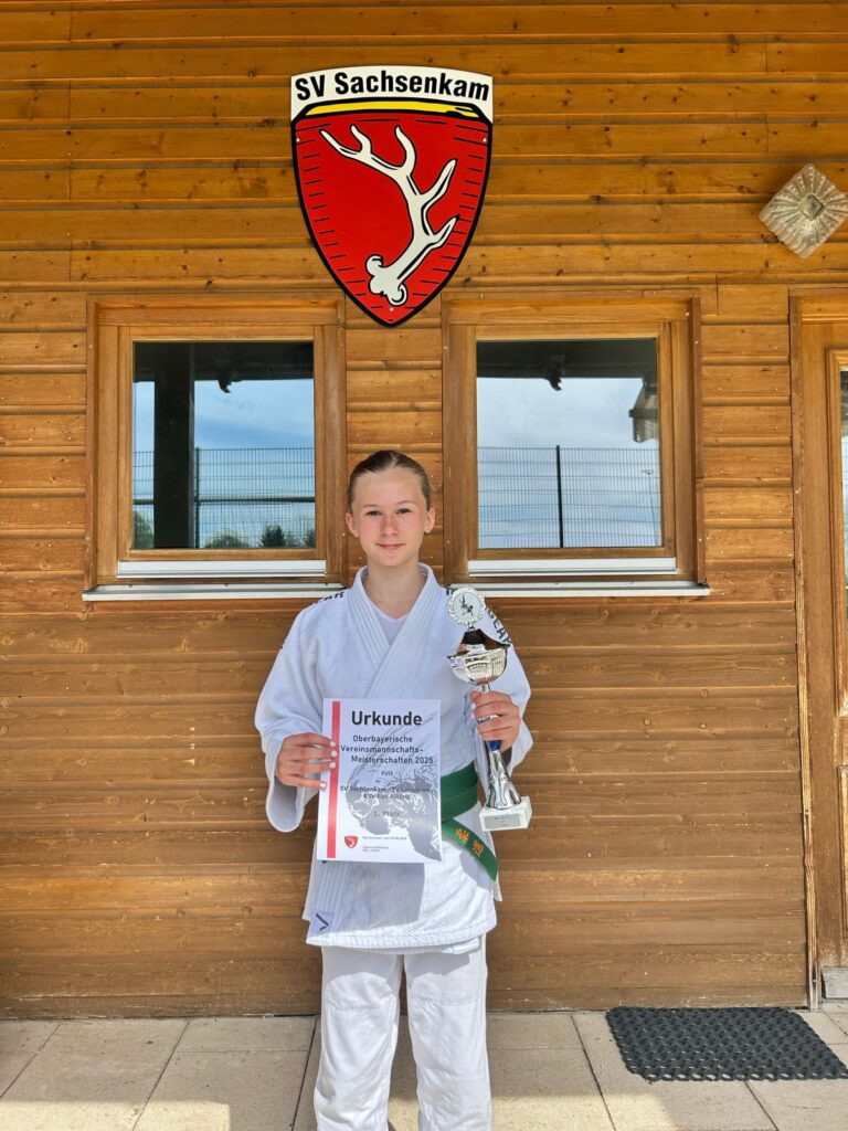Luise Wachtel auf Platz 1 in Sachsenkam Luise Wachtel auf Platz 1 in Sachsenkam
