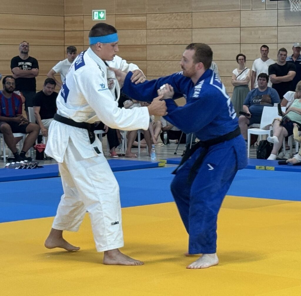Philipp Ampletzer, rechts, gegen Daniil Spyrdonov oim Limit bis 100 kg