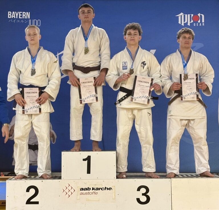 Maxi Osterloher, zweiter von rechts, mit der Bronzemedaille