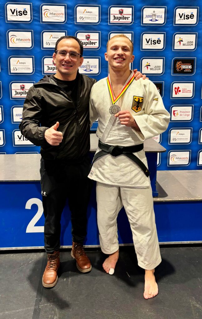 Patrick Weisser, rechts mit Coach Felipe Kitadai