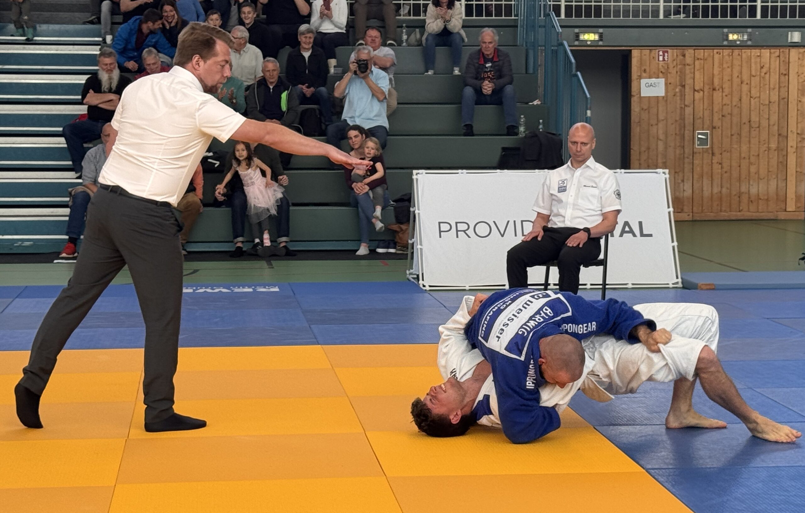 Robert Barwig bärenstark im Boden