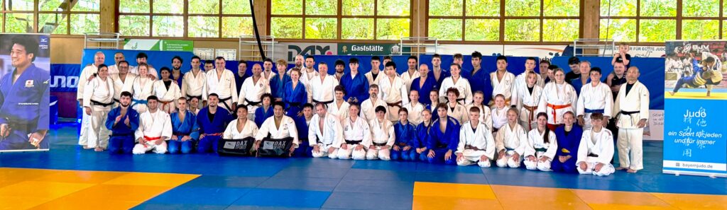 Gruppenbild nach dem Lehrgang