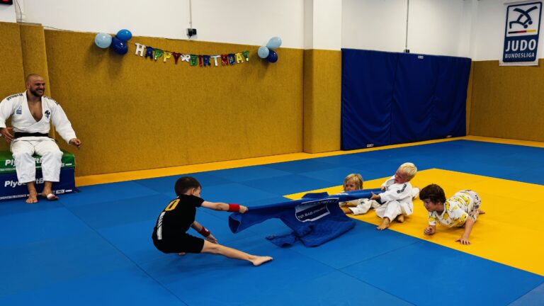 Lustige Spiele im Dojo
